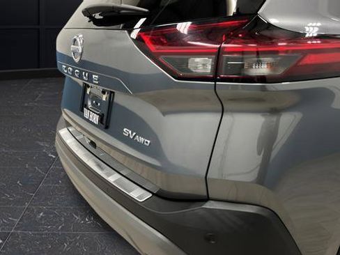 Used 2021 Nissan Rogue SV image 34