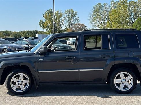 Used 2010 Jeep Patriot Sport image 8