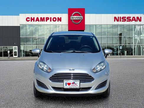 Used 2016 Ford Fiesta SE image 2
