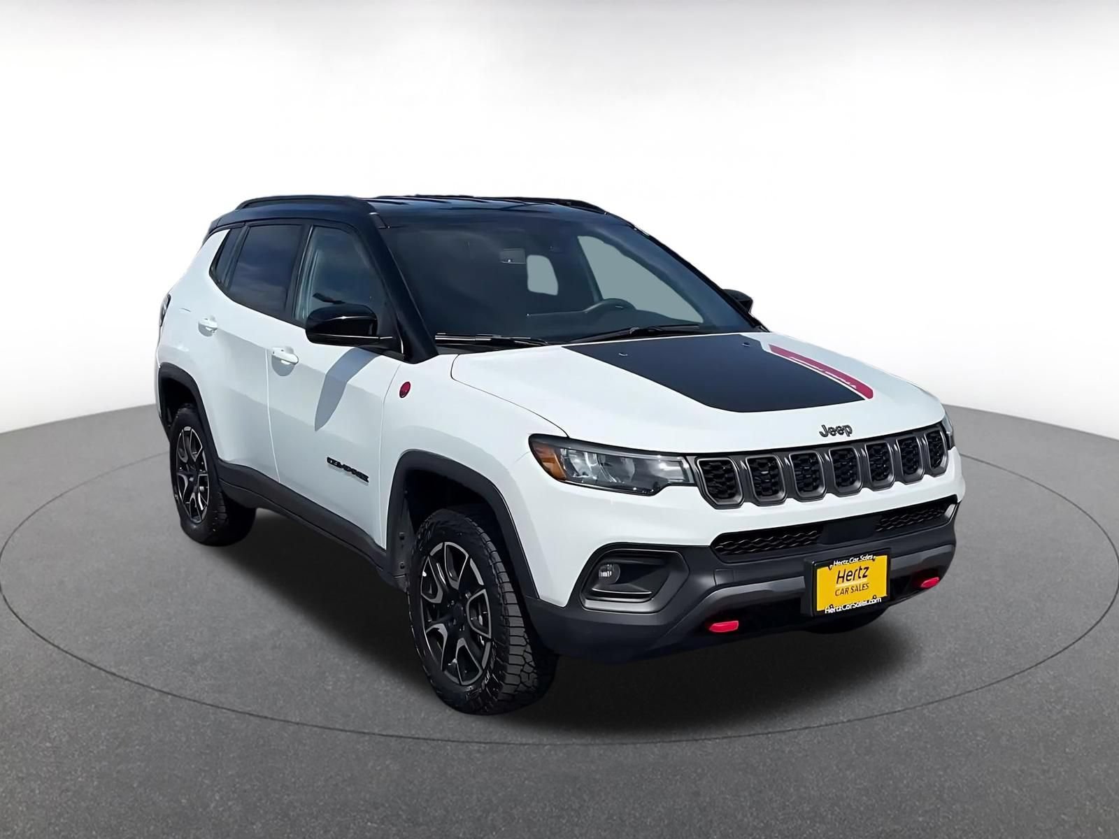 Used 2025 Jeep Compass Trailhawk AWD/4WD image 3