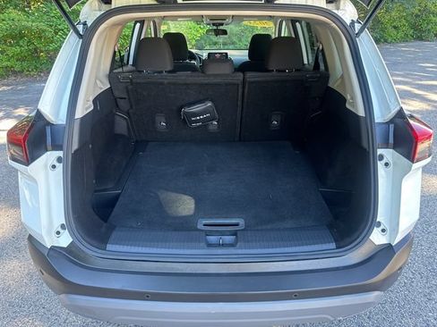 Used 2023 Nissan Rogue S AWD/4WD image 13