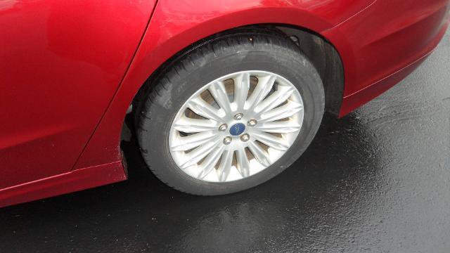 Used 2013 Ford Fusion SE FWD image 10