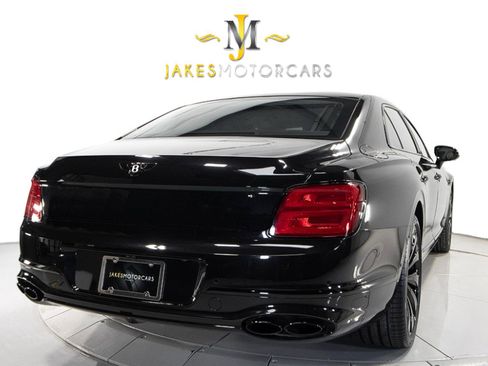 Used 2023 Bentley Flying Spur Azure image 12