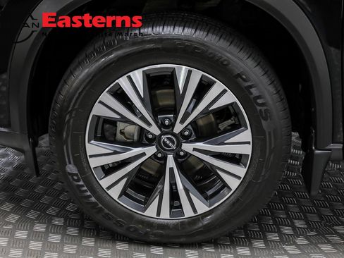 Used 2023 Nissan Rogue SV image 47