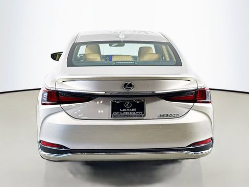 Certified 2025 Lexus ES 300h w/ Premium Package image 6