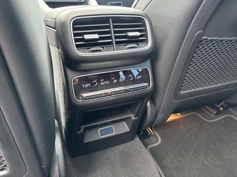 Used 2025 Mercedes-Benz GLS 450 4MATIC image 38