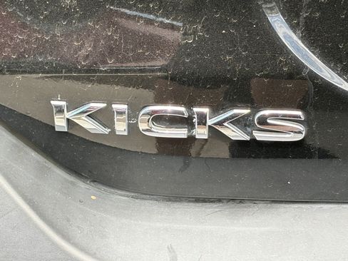 Used 2020 Nissan Kicks S FWD image 8