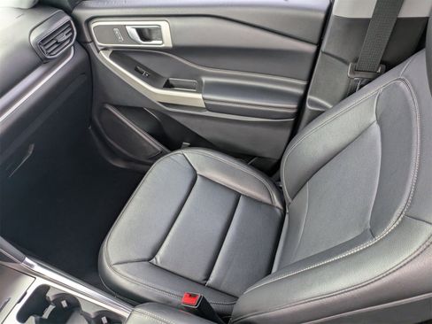 Used 2020 Ford Explorer XLT w/ Equipment Group 202A image 20