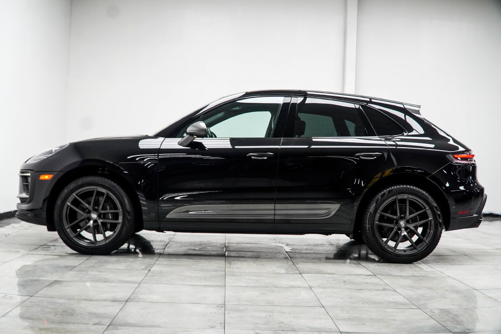 Used 2023 Porsche Macan Turbo AWD/4WD image 13