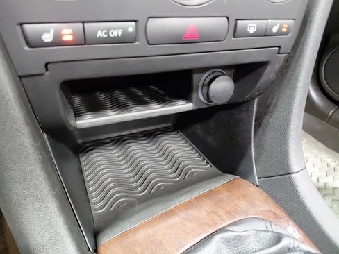 Used 2010 Saab 9-3 2.0T FWD image 24