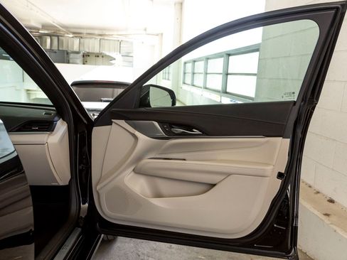 Used 2023 Cadillac CT4 Luxury w/ Sun And Sound Package image 27