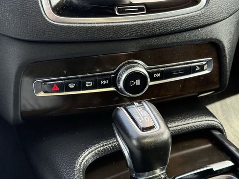 Used 2018 Volvo XC90 T6 Momentum w/ Convenience Package AWD/4WD image 20