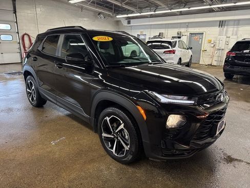 Used 2021 Chevrolet TrailBlazer RS w/ Sun and Liftgate Package image 8
