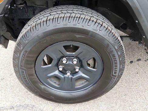 Used 2021 Jeep Wrangler Sport image 12