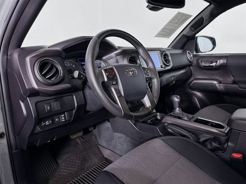 Used 2023 Toyota Tacoma TRD Off-Road image 9