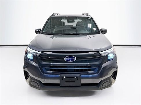 Used 2025 Subaru Forester image 2