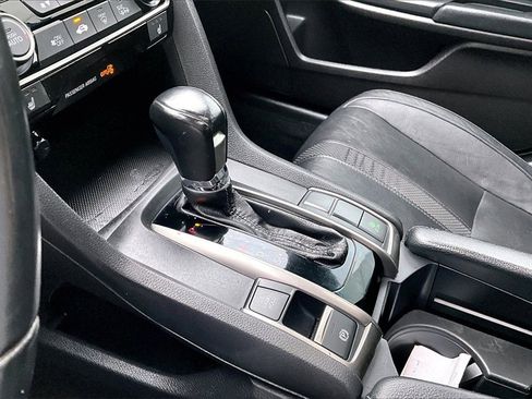 Used 2020 Honda Civic Sport Touring image 17