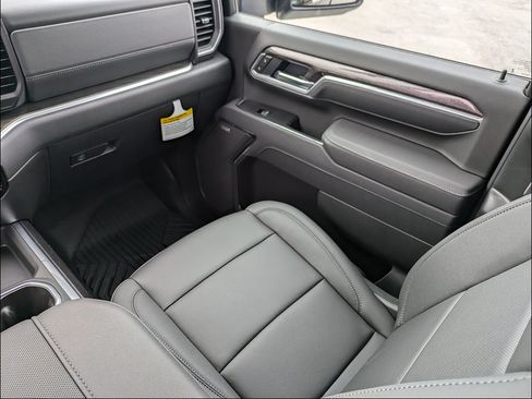 New 2026 Chevrolet Silverado 2500 LTZ w/ LTZ Premium Package AWD/4WD image 18
