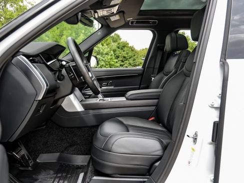 New 2026 Land Rover Range Rover Long Wheelbase SE AWD/4WD image 3