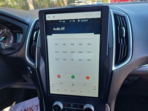 Certified 2022 Ford Edge Titanium image 4