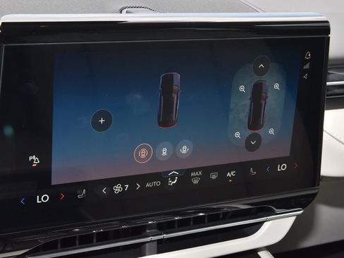 New 2026 Lincoln Nautilus Premier AWD/4WD image 28