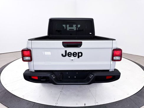 Used 2025 Jeep Gladiator Sport AWD/4WD image 15