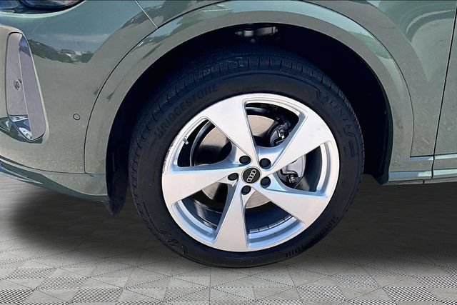 Used 2025 Audi Q5 Premium Plus w/ Premium Plus AWD/4WD image 8