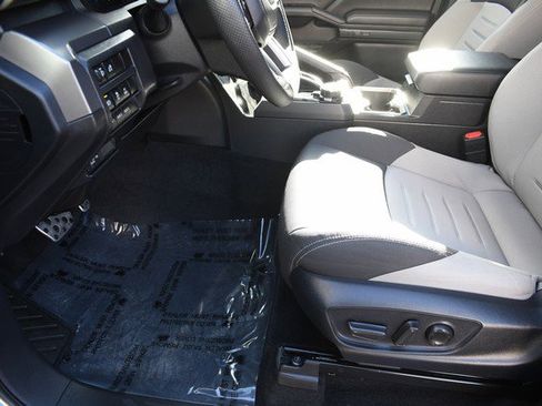 Used 2024 Toyota Tacoma TRD Sport image 15