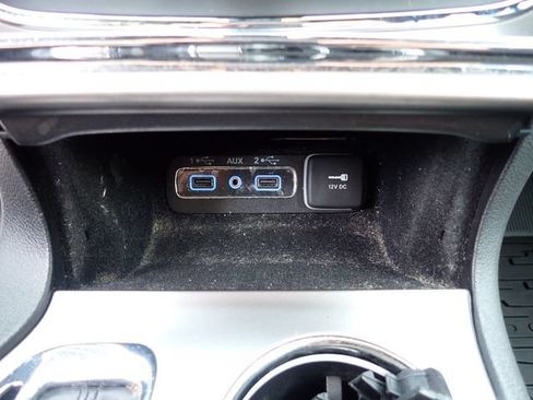 Used 2021 Jeep Grand Cherokee Laredo AWD/4WD image 26