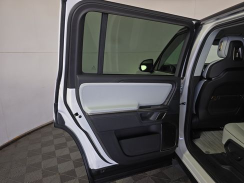 Used 2024 Rivian R1S Adventure AWD/4WD image 17