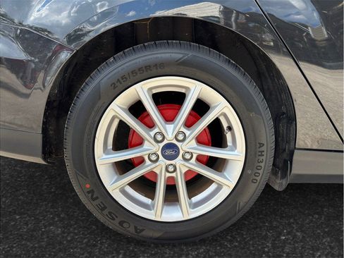 Used 2015 Ford Focus SE FWD image 13