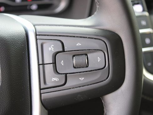 Used 2023 GMC Yukon SLT w/ SLT Premium Package image 15