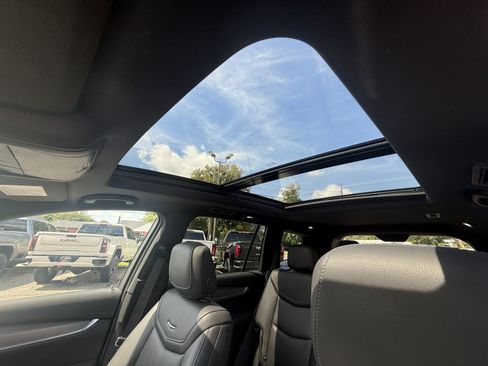 Used 2025 Cadillac XT6 Luxury w/ LPO, Floor Liner Package AWD/4WD image 27