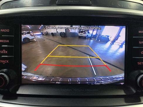 Used 2019 Kia Sorento SX FWD image 11