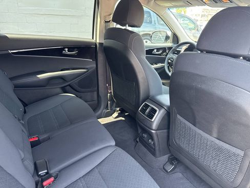 Used 2018 Kia Sorento AWD image 24