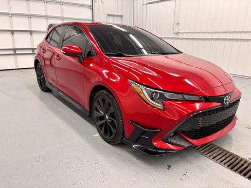 Used 2021 Toyota Corolla SE w/ Special Edition FWD image 18