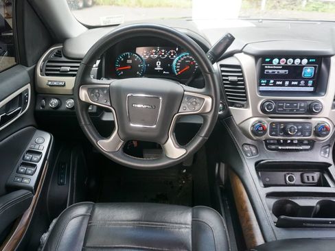 Used 2018 GMC Yukon Denali w/ Denali Ultimate Package AWD/4WD image 5
