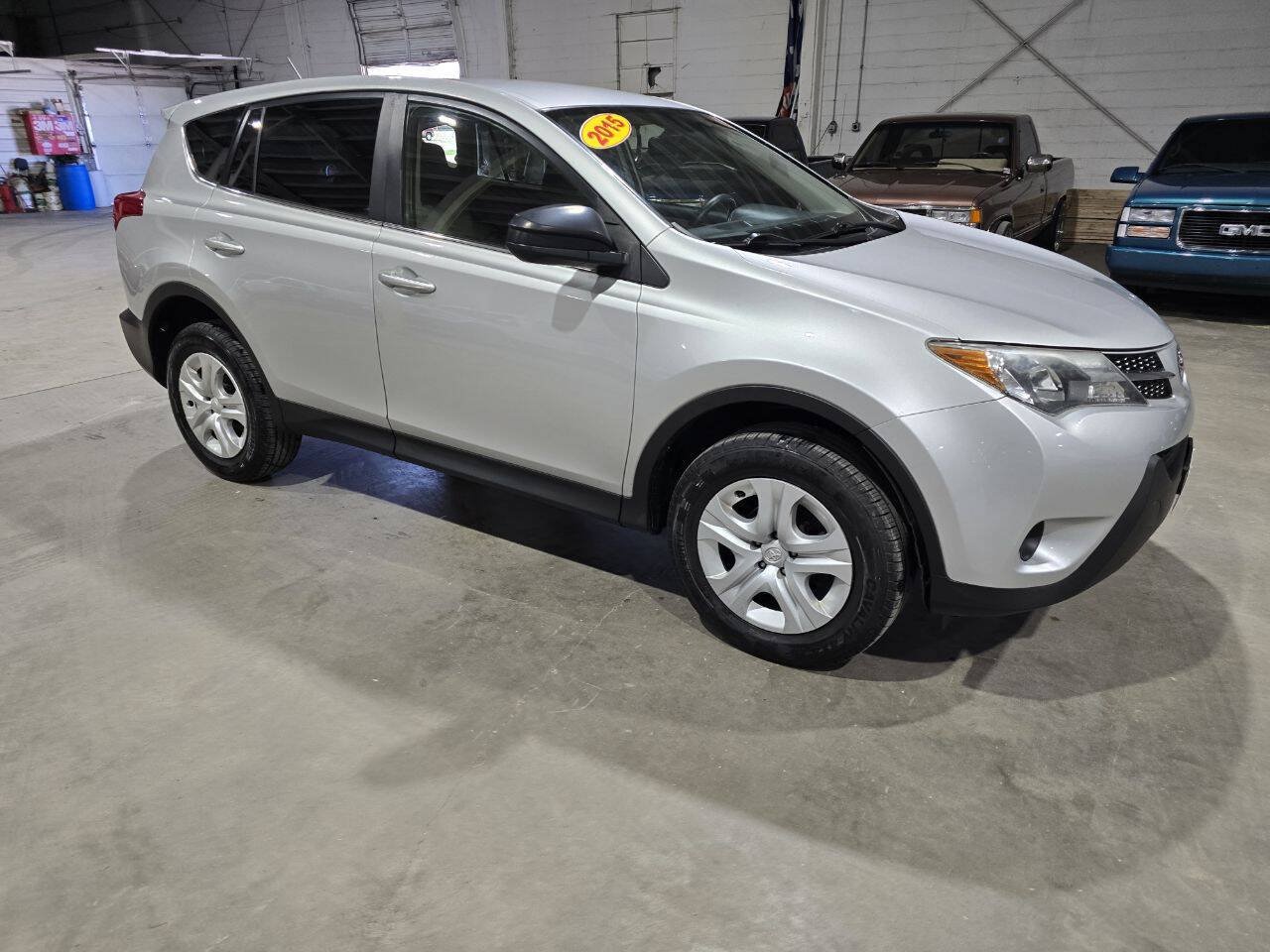 Used 2015 Toyota RAV4 LE AWD/4WD image 16