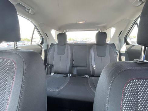 Used 2017 Chevrolet Equinox LS FWD image 19