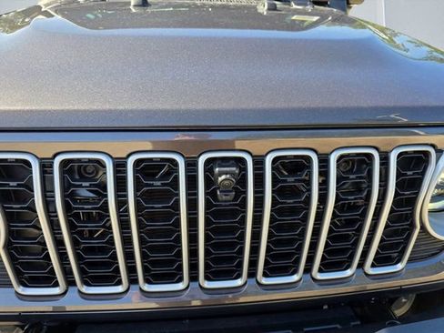 New 2025 Jeep Wrangler Unlimited Sahara w/ Technology Group AWD/4WD image 9