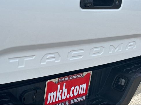 Used 2022 Toyota Tacoma SR5 image 9