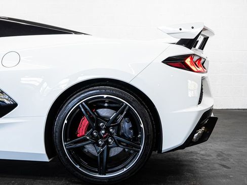 Used 2024 Chevrolet Corvette Stingray Convertible w/ 1LT image 19