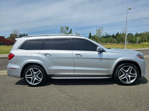 Used 2017 Mercedes-Benz GLS 550 4MATIC image 6