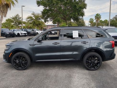Used 2022 Kia Sorento SX image 9