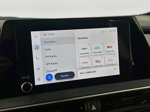 Used 2025 Toyota Prius LE FWD image 21