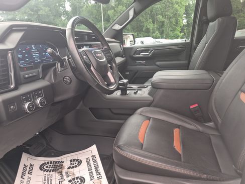 Certified 2023 GMC Sierra 1500 AT4 w/ Technology Package AWD/4WD image 11