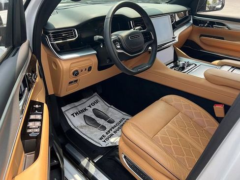 New 2023 Jeep Grand Wagoneer Series III image 12