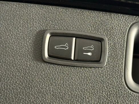 New 2026 Porsche Macan image 19