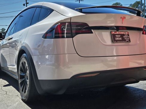 Used 2022 Tesla Model X Base image 4