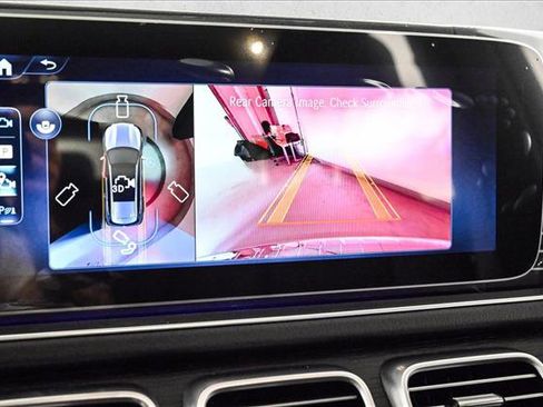 New 2026 Mercedes-Benz GLS 580 4MATIC image 14